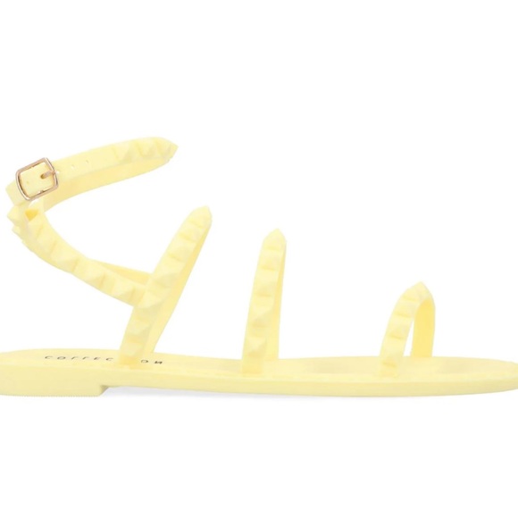 Journee Collection Saphira Solid Flatform Sandals - Picture 2 of 6